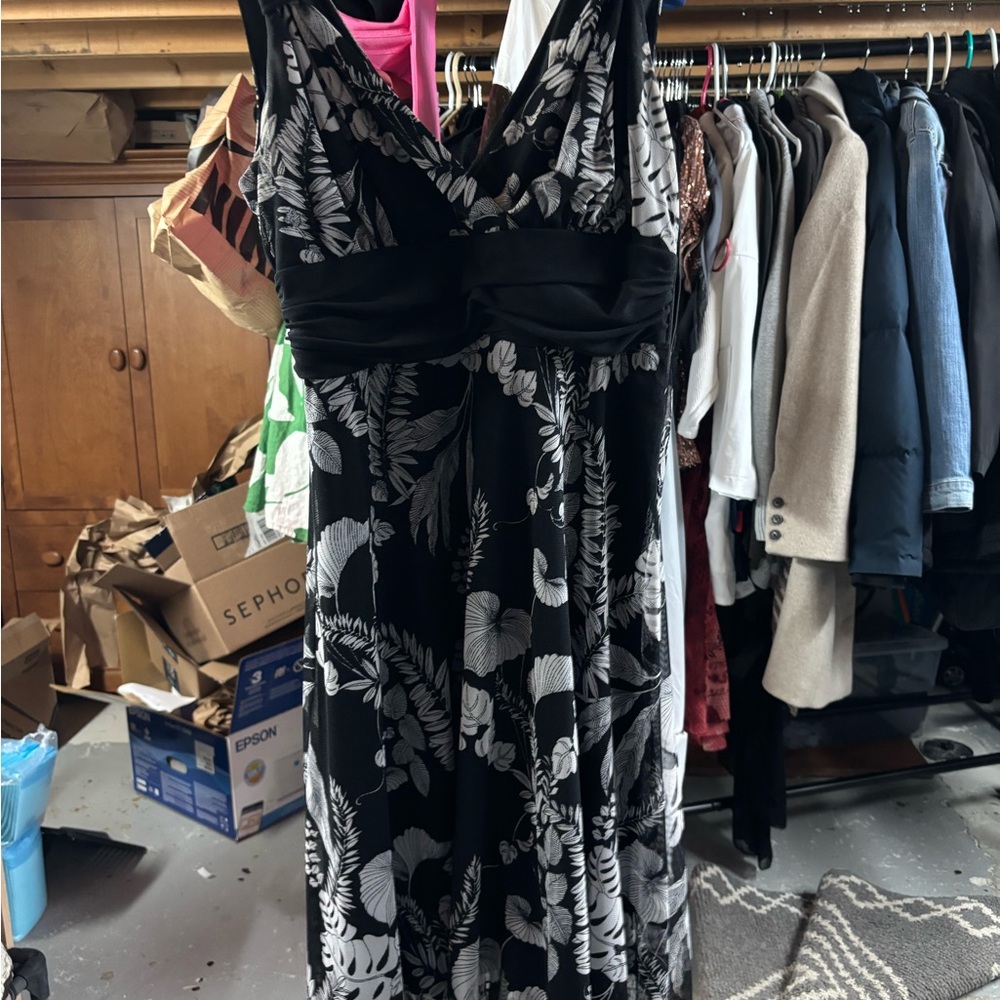 R&M Richards Black and White Floral Dress